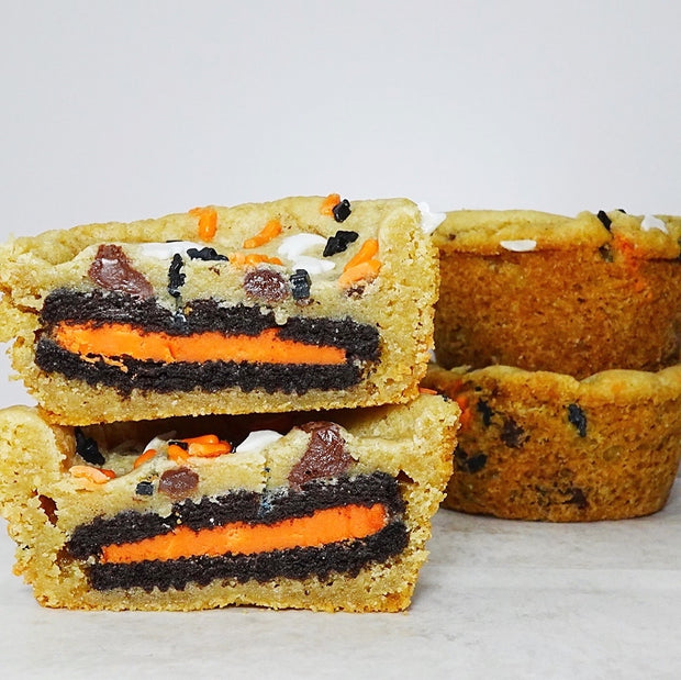 Stuffed chocolate chip cookie 👻