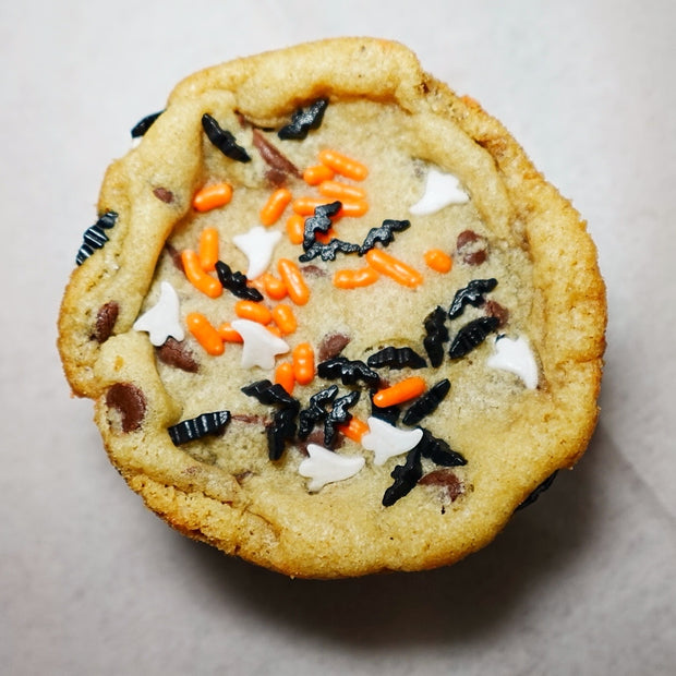 Stuffed chocolate chip cookie 👻